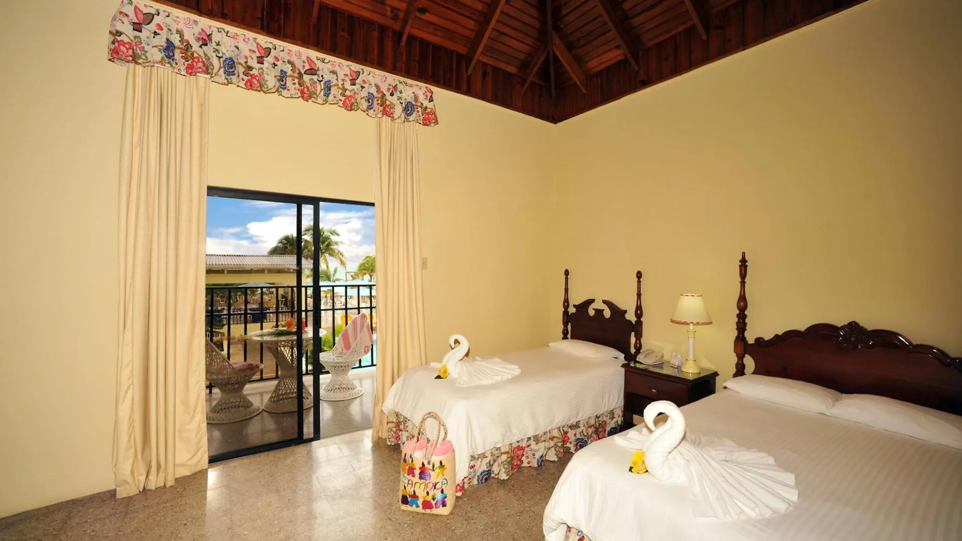 Rooms On The Beach Негрил Ямайка